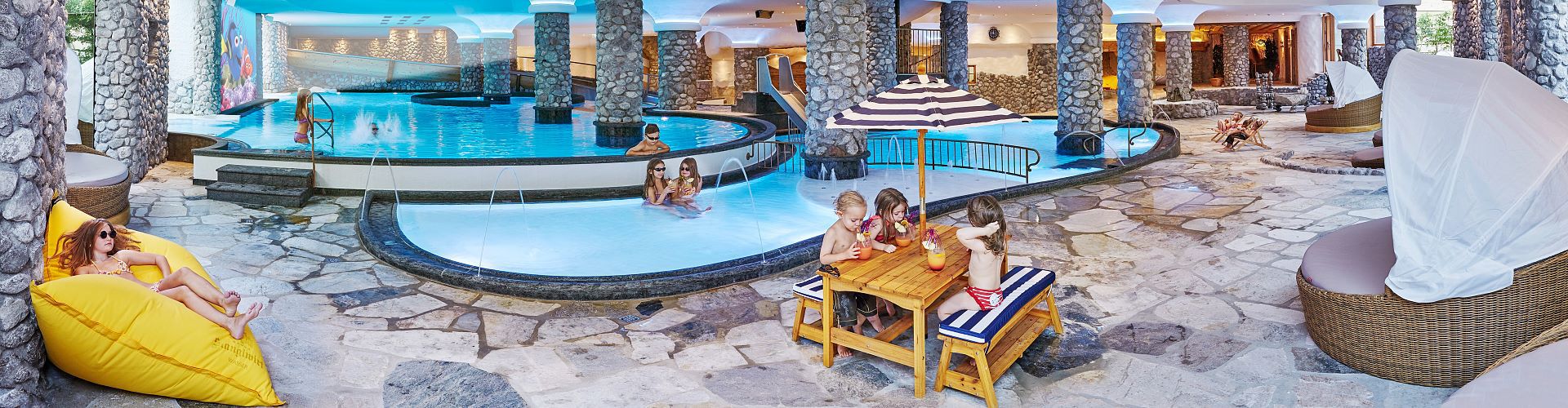 Children's<br><strong>water world</strong>